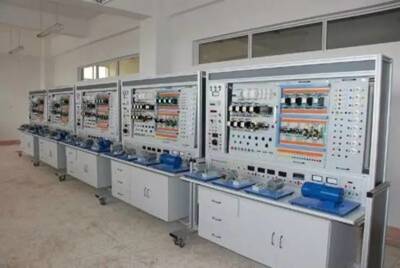 喜訊 鄂爾多斯國(guó)家公辦院校投放16名3+2統(tǒng)招大專計(jì)劃，涵蓋航空高鐵、幼師、護(hù)理及機(jī)電設(shè)備專業(yè)，名額有限，畢業(yè)即安置